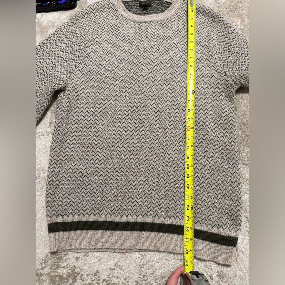 Rugged Merino Wool Donegal
Herringbone Medium Sweater For Men - Picture 9 of 11